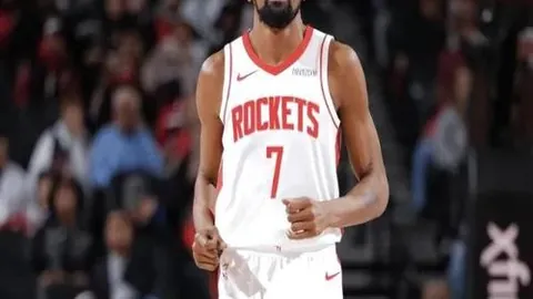 46岁艺人春晚9连冠辉煌尽毁，22年积累一朝崩塌，遭全网围攻热议